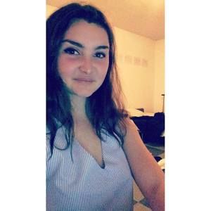 Meet your Posher, Chloé